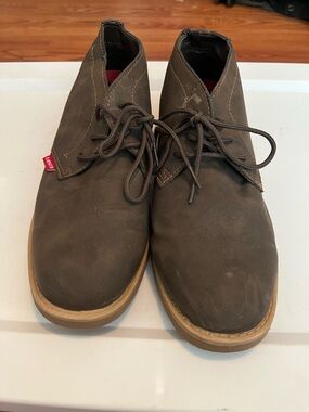 Levi's Men's Dark Brown Chukka Boots with Gum Sole